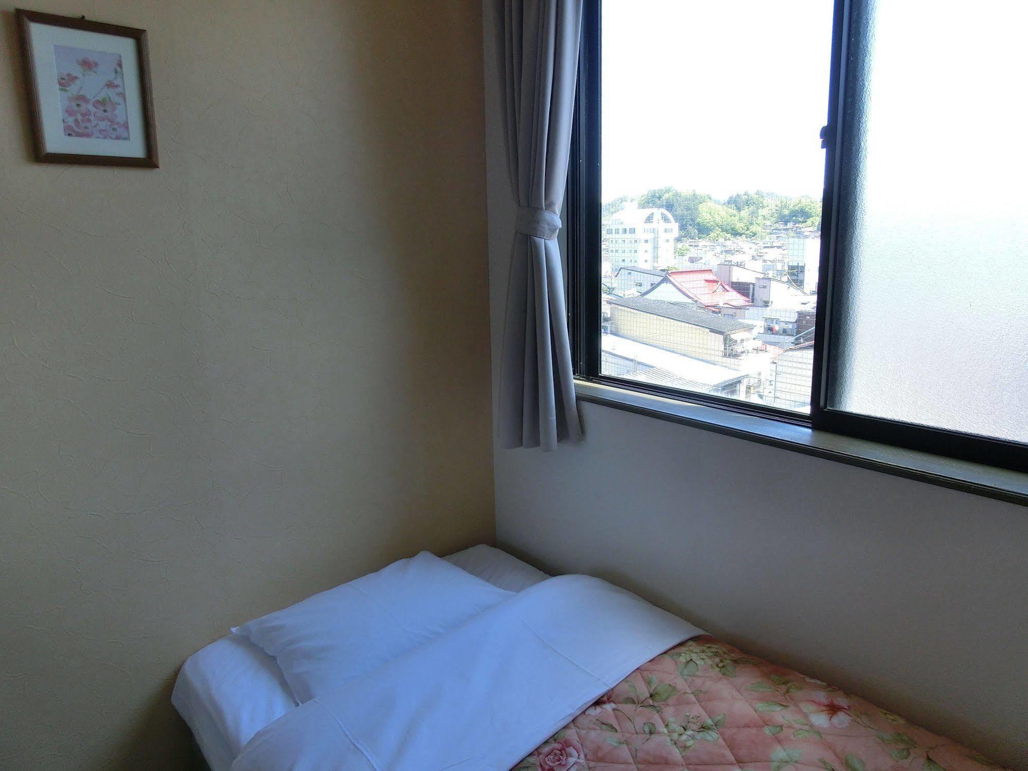 טקיאמה Hotel Hana מראה חיצוני תמונה