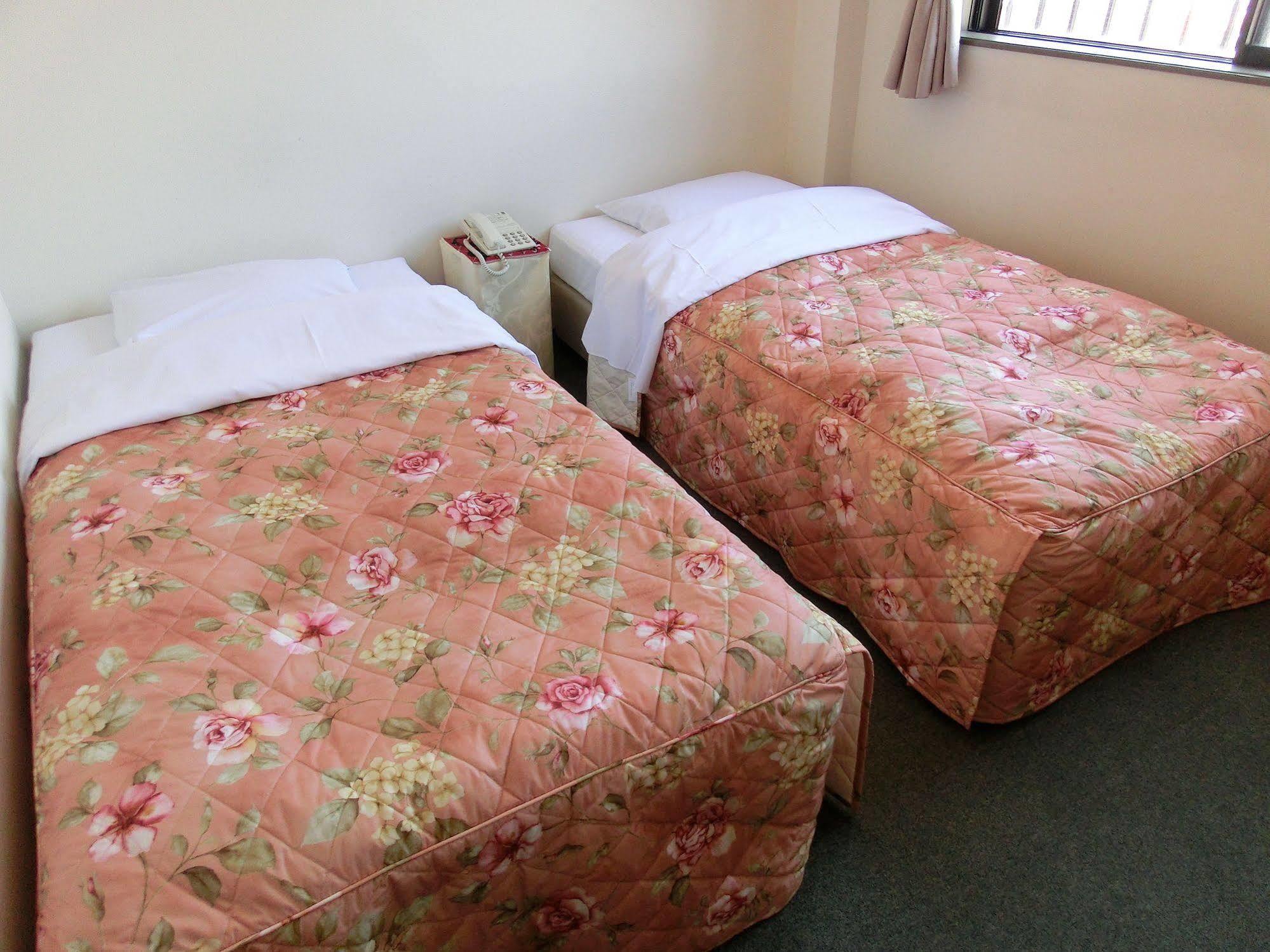 טקיאמה Hotel Hana מראה חיצוני תמונה