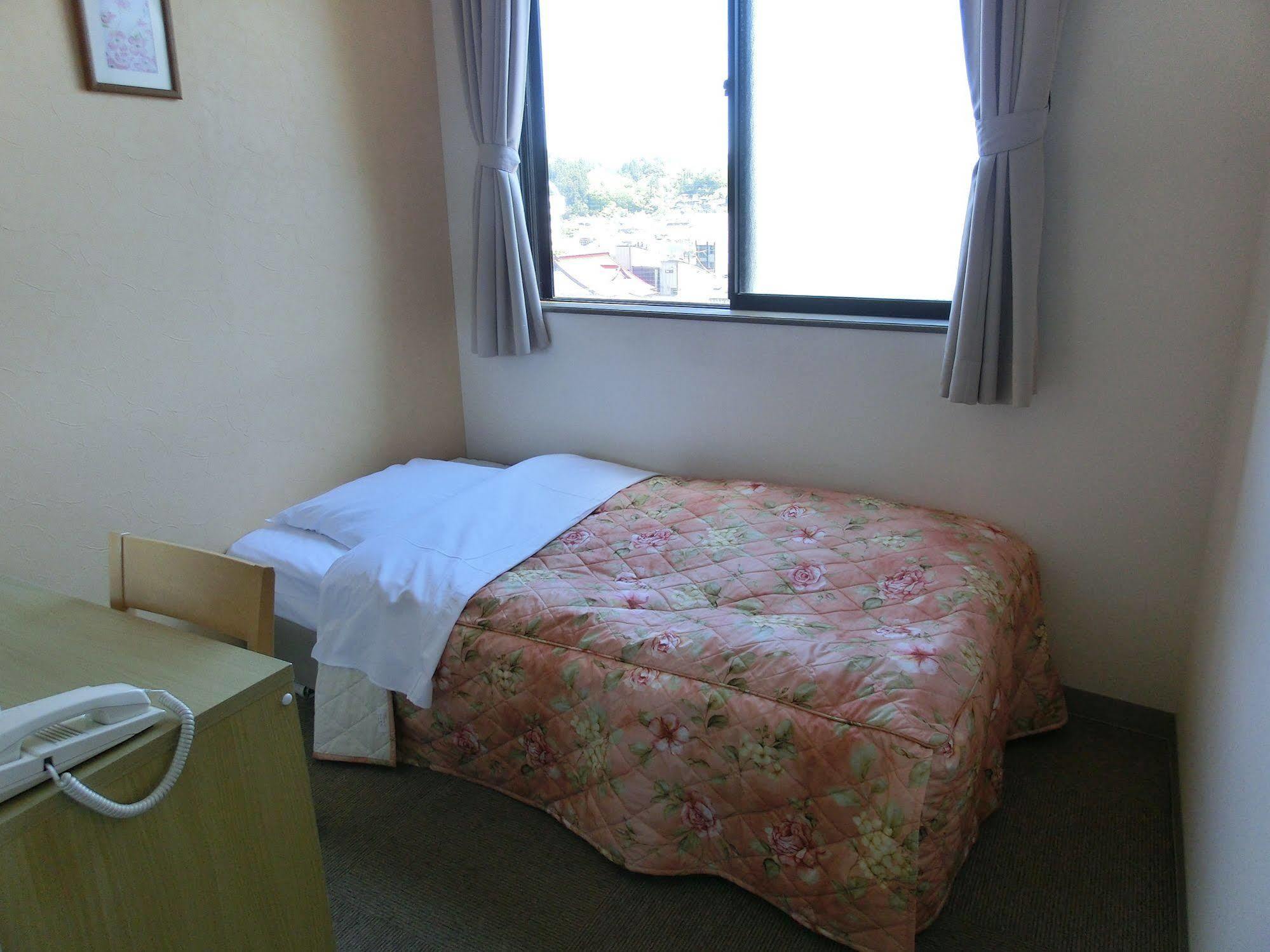 טקיאמה Hotel Hana מראה חיצוני תמונה