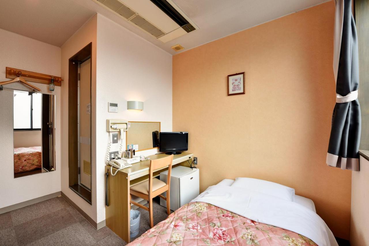 טקיאמה Hotel Hana מראה חיצוני תמונה